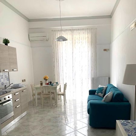 La Piccola Sorrento Apartment Bagian luar foto