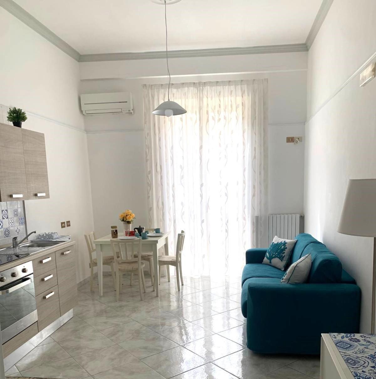 La Piccola Sorrento Apartment Bagian luar foto