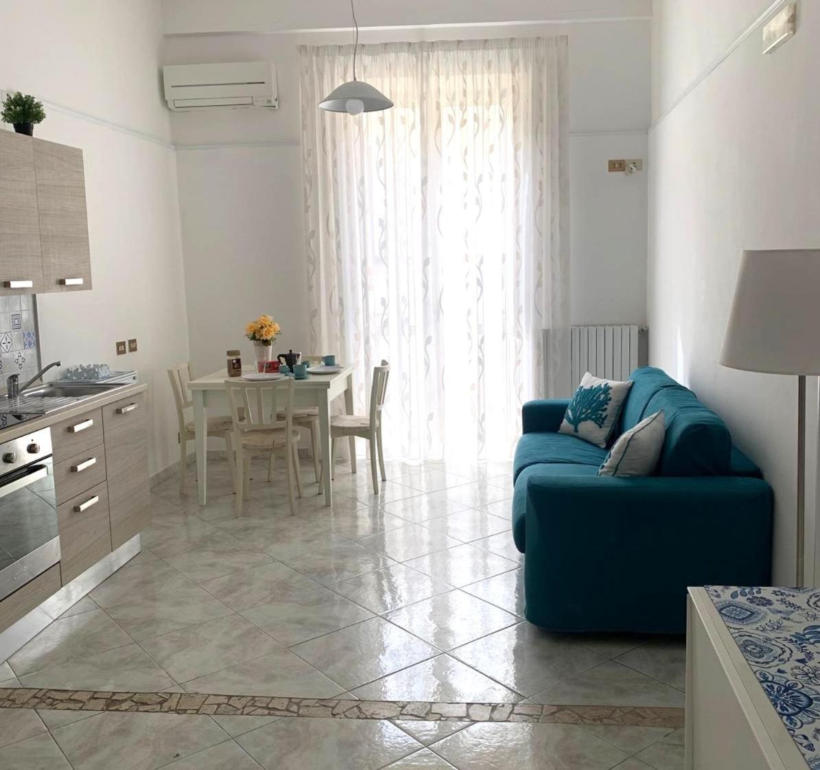 La Piccola Sorrento Apartment Bagian luar foto